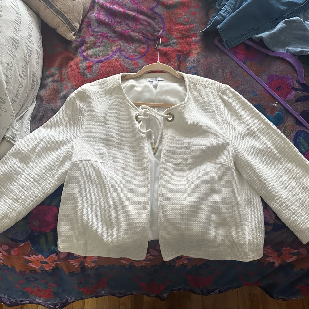Chic White Women's Blazer